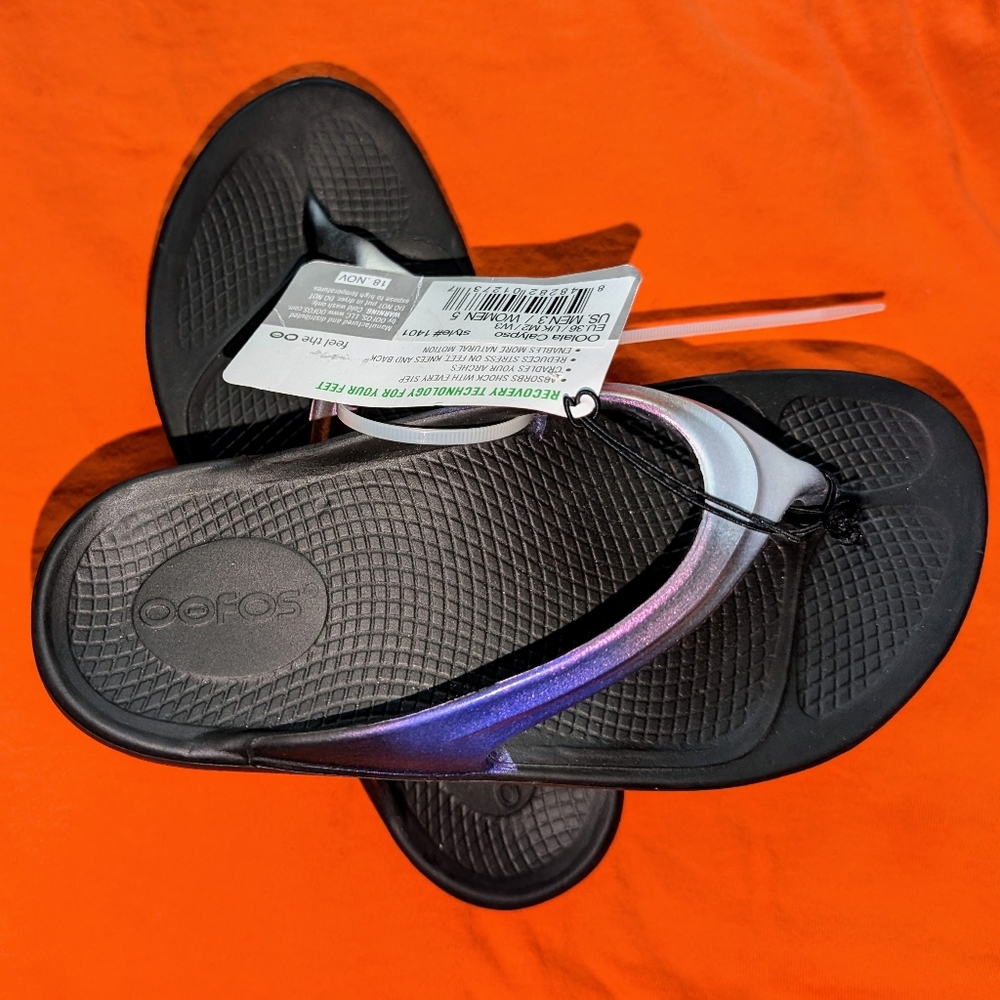 Oofos OOlala Luxe Thong (Women) - Black/Calypso (NWT)